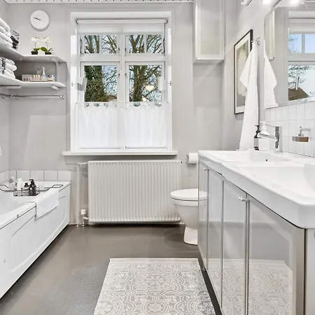 Hunderup Retreat Villa *